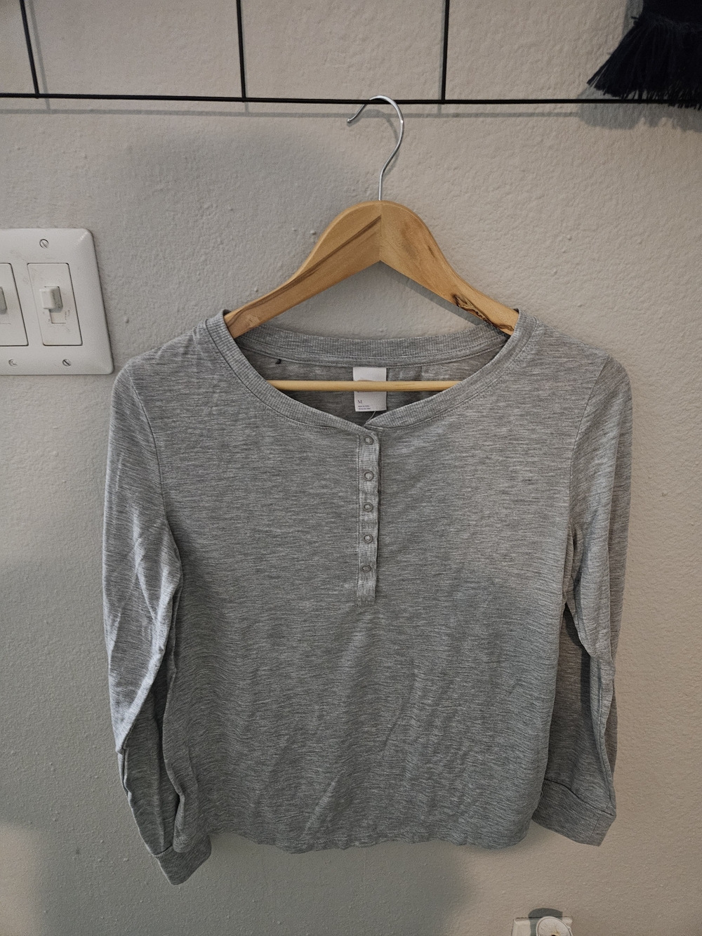 stars above Light Gray Long-Sleeve Henley Top